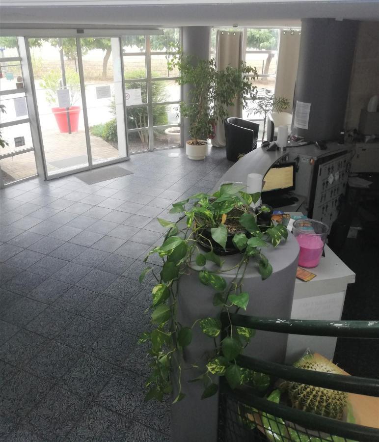 Hotel La Cle Saint-Andre-de-Sangonis Bagian luar foto