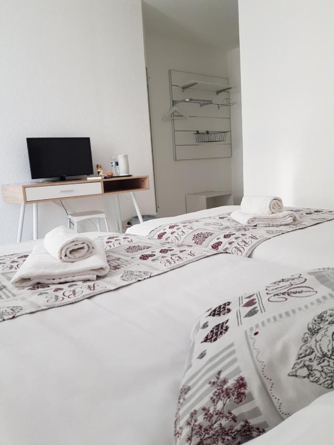 Hotel La Cle Saint-Andre-de-Sangonis Bagian luar foto