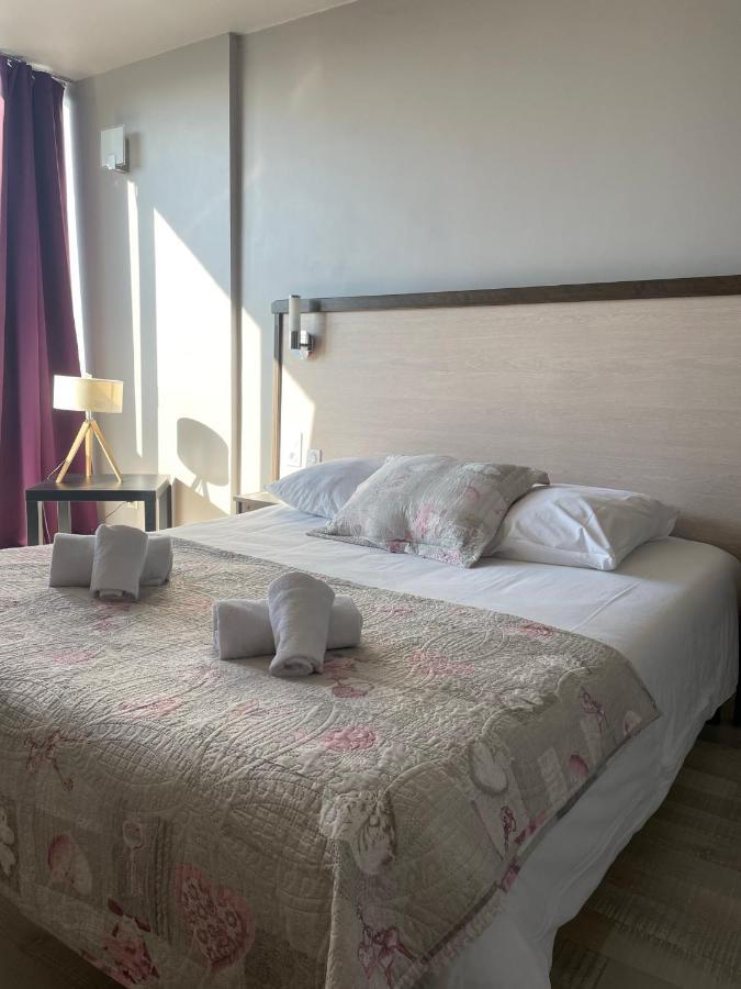 Hotel La Cle Saint-Andre-de-Sangonis Bagian luar foto